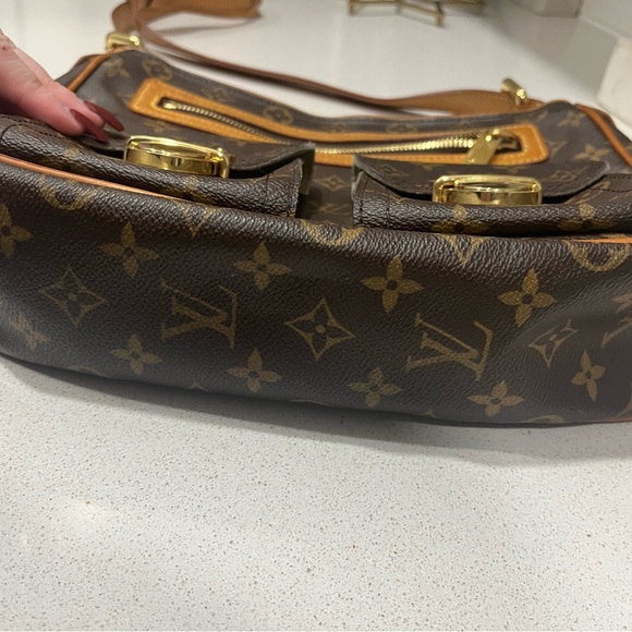 Louis Vuitton authentic Hudson GM crossbody bag - Picture 3 of 16